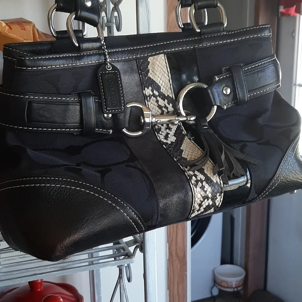 Coach purse - Picture 1 of 6